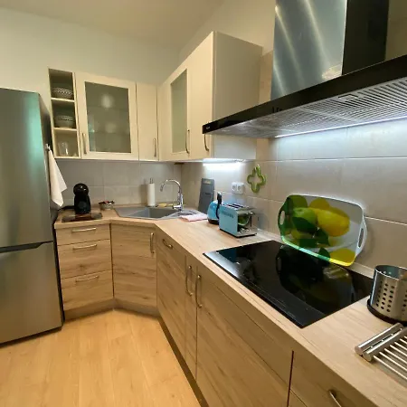Ml Suites Na Ruská
