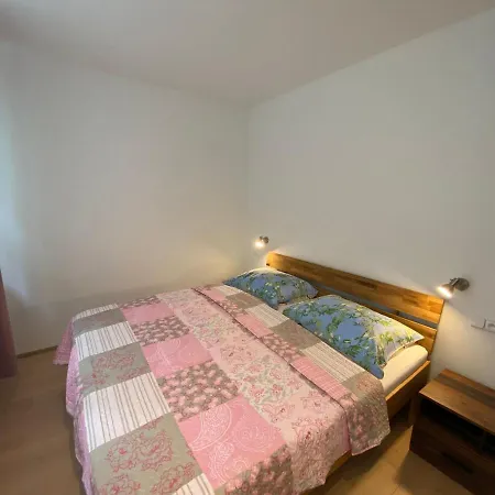 Ml Suites Na Ruska